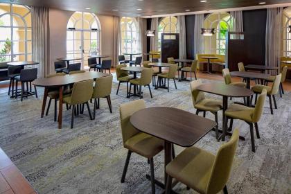 Courtyard by Marriott Fort Lauderdale North/Cypress Creek - image 18