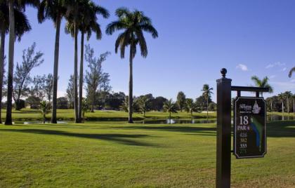 Shulas Hotel And Golf Club - image 11