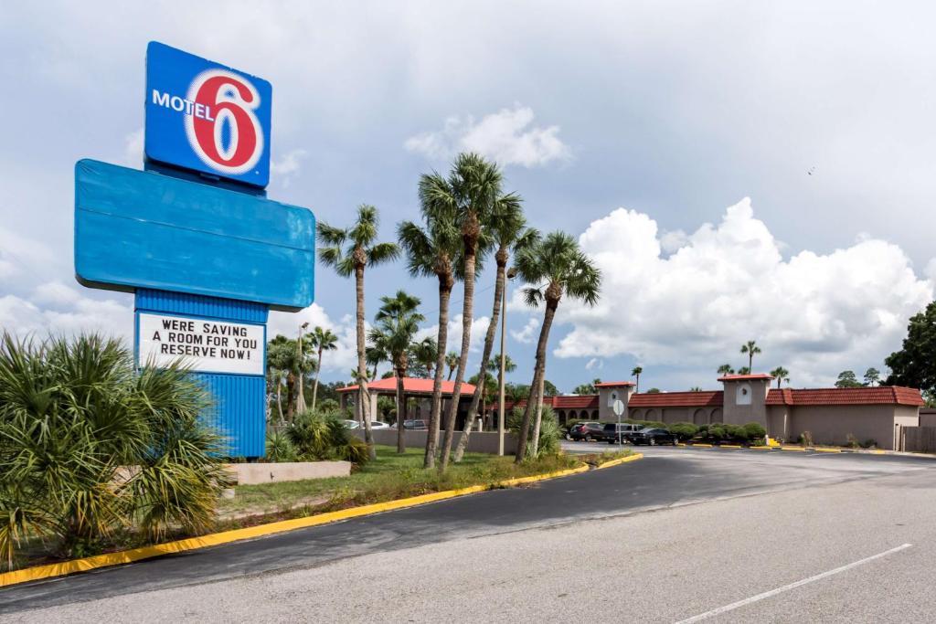 Motel 6-Spring Hill FL - Weeki Wachee - main image