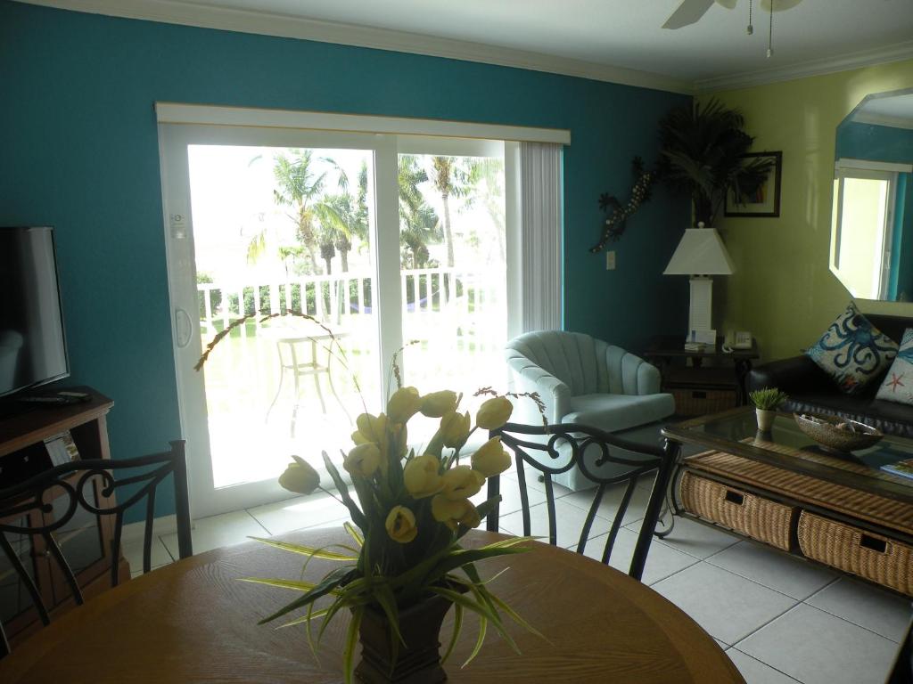 South Beach Condo Hotel - image 4