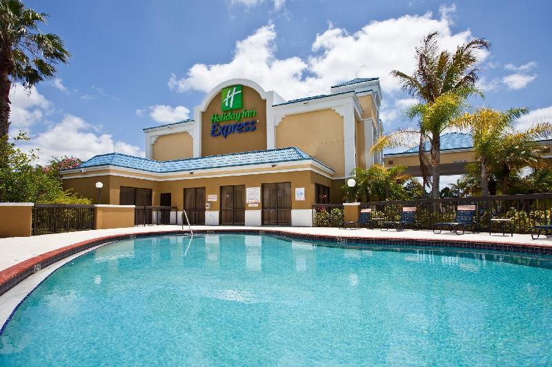 Holiday Inn Express Vero Beach-West - image 3