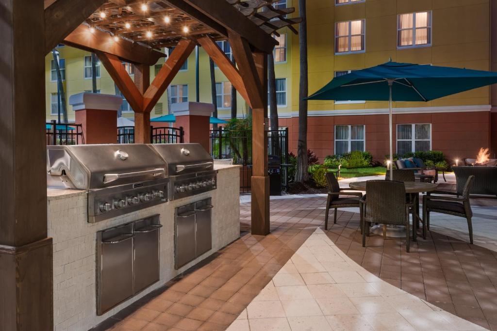 Homewood Suites by Hilton Orlando-UCF Area - image 3