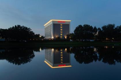 Hampton Inn Orlando-Airport - image 4