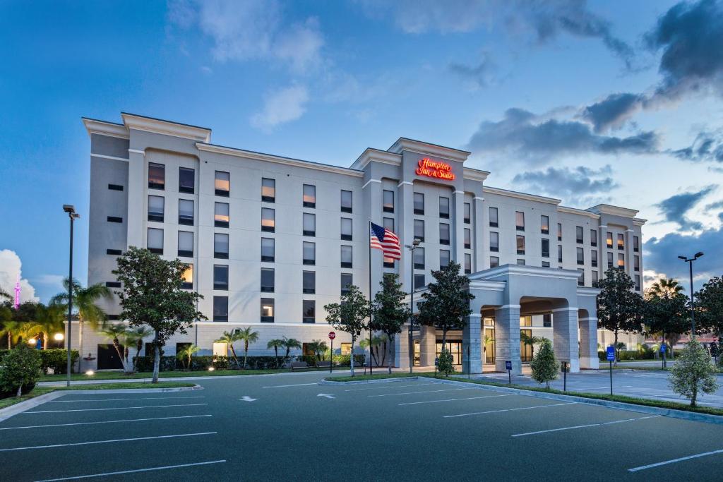 Hampton Inn & Suites Orlando International Drive North - main image