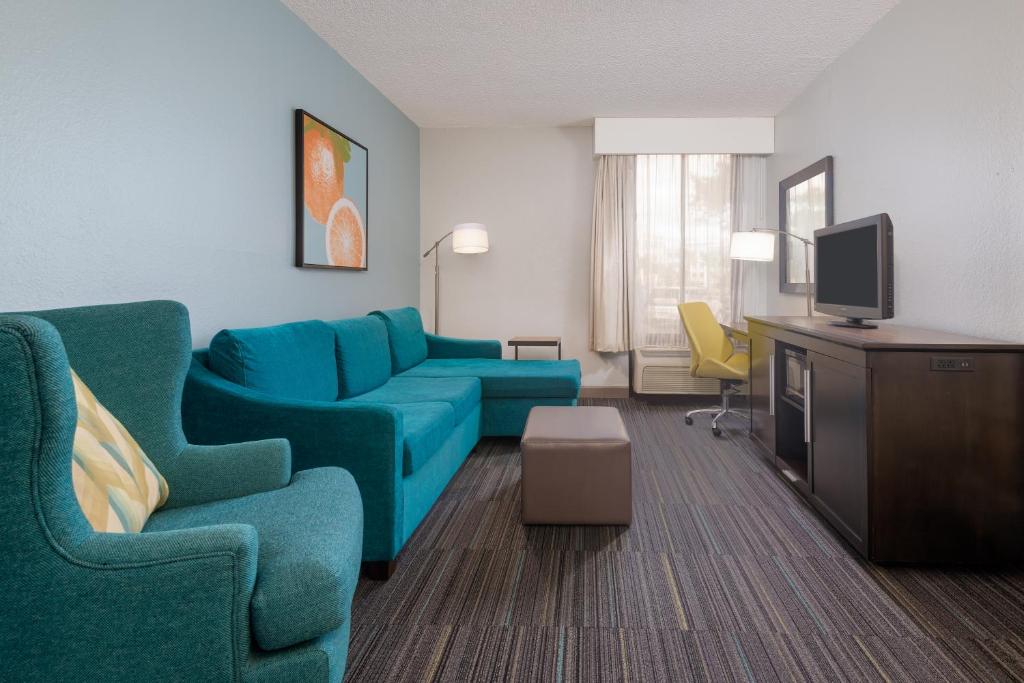 Hampton Inn Orlando Near Universal Blv/International Dr - image 4