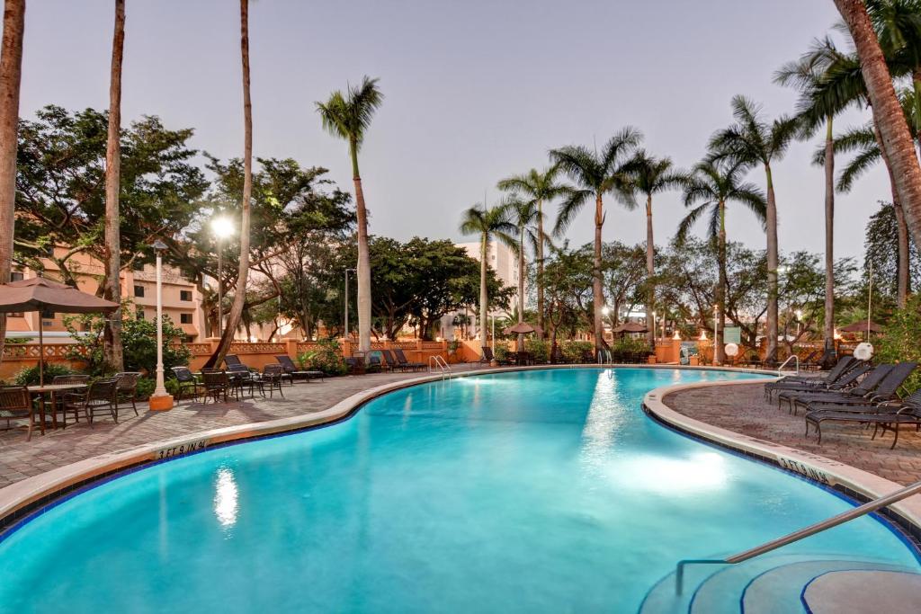 Embassy Suites by Hilton Miami International Airport - main image