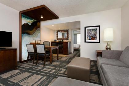 Embassy Suites by Hilton Orlando International Drive Convention Center - image 4