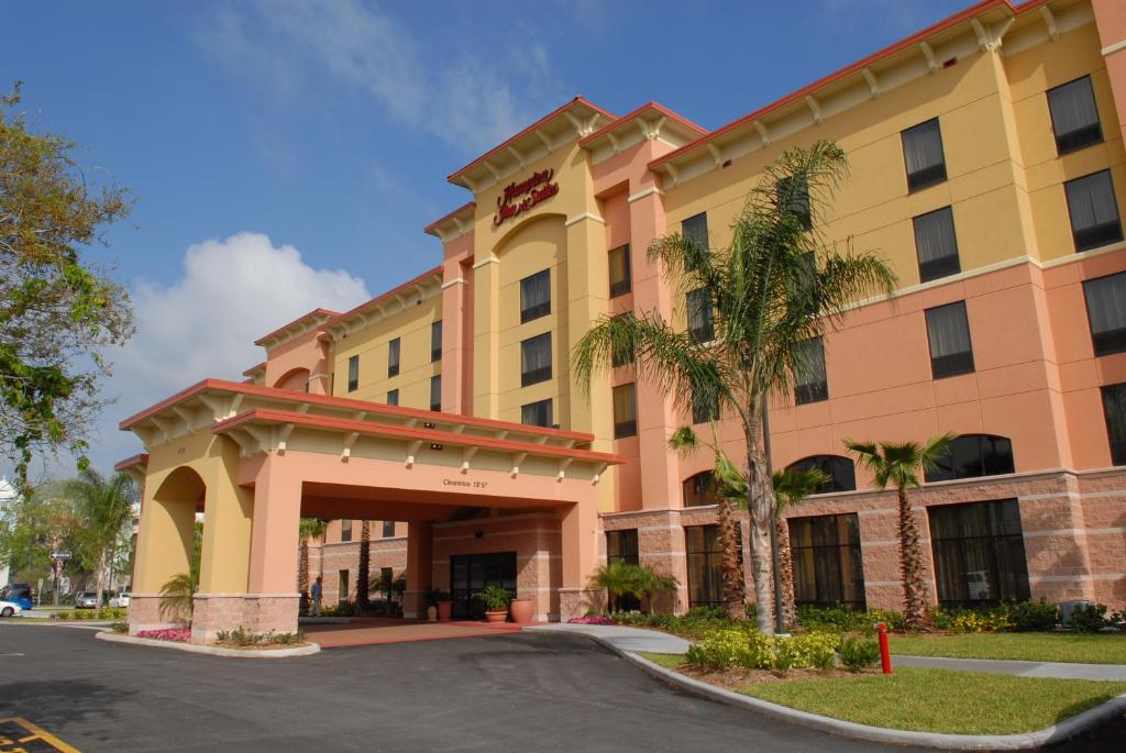 Hampton Inn & Suites Orlando-South Lake Buena Vista - main image