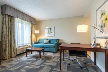 Hampton Inn & Suites Orlando-South Lake Buena Vista - image 2