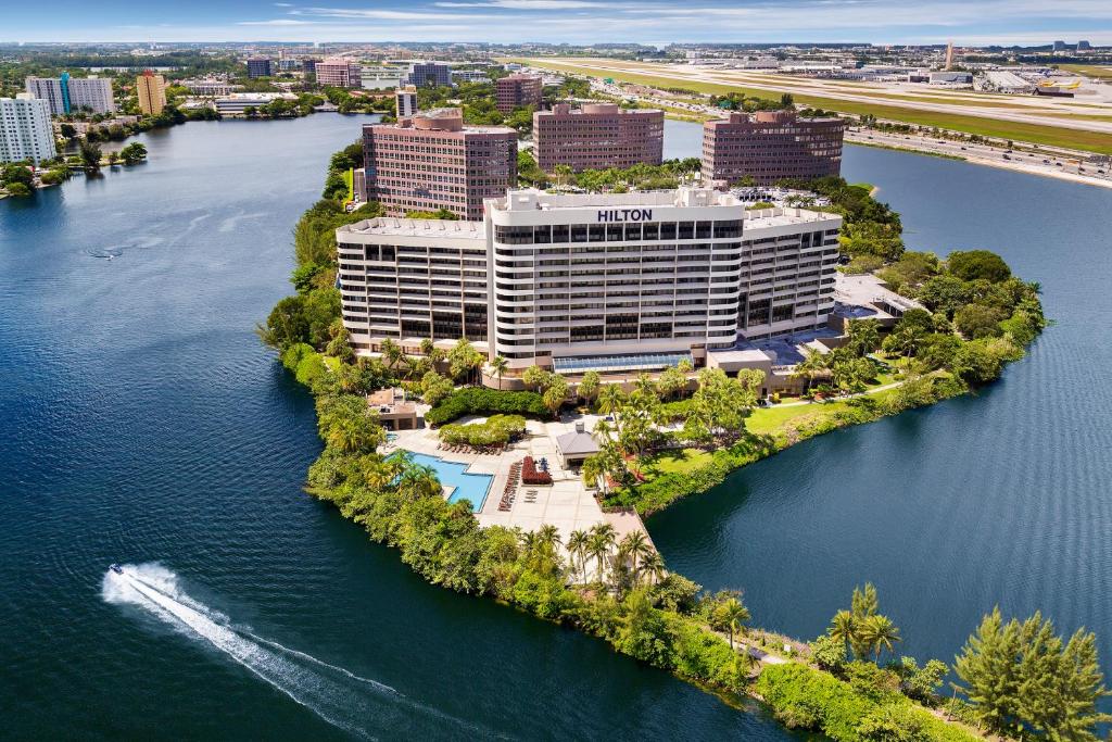 Hilton Miami Airport Blue Lagoon - main image