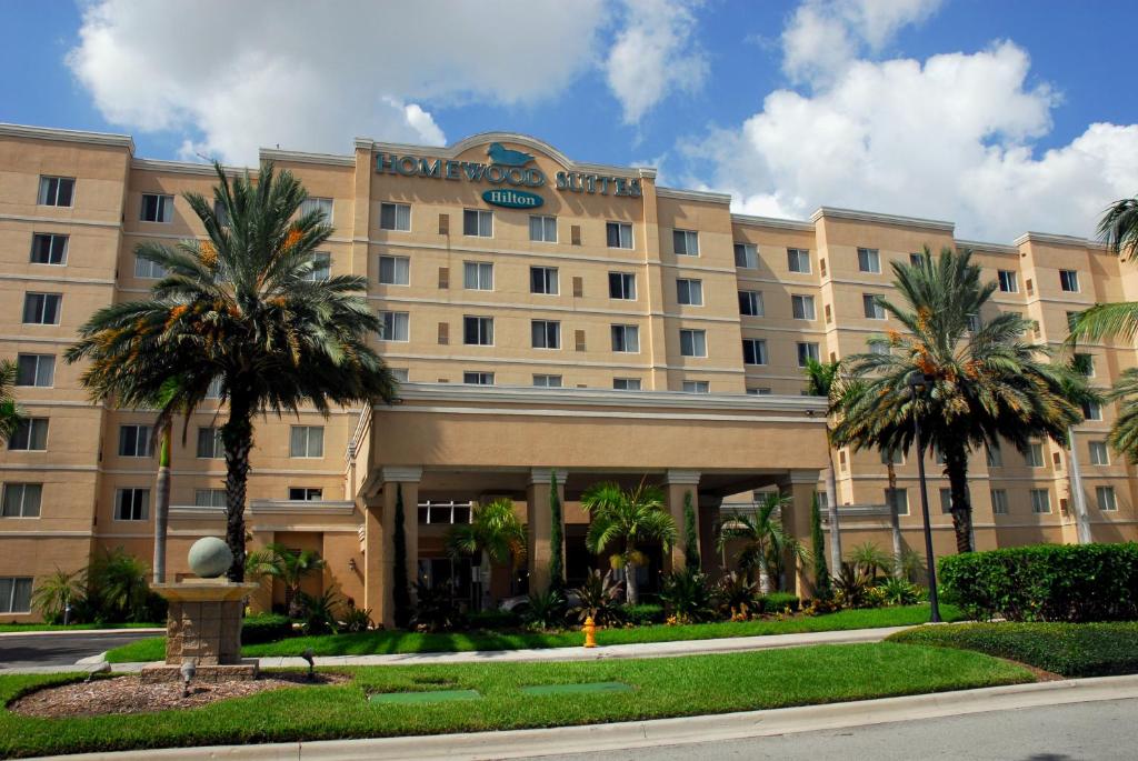 Homewood Suites Miami Airport/Blue Lagoon - image 2