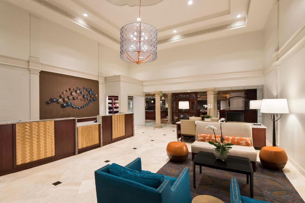 DoubleTree Suites by Hilton Naples - image 3