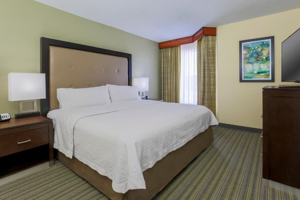 Homewood Suites by Hilton St. Petersburg Clearwater - image 5