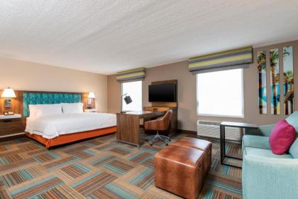 Hampton Inn & Suites Fort Myers-Colonial Boulevard - image 2