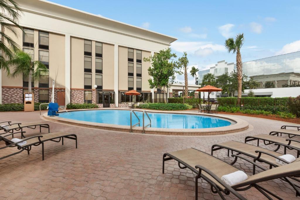 Hampton Inn Ft. Lauderdale-Cypress Creek - image 5