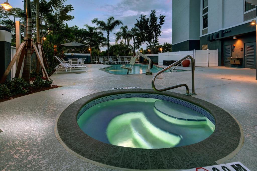 Hampton Inn Pembroke Pines - image 5