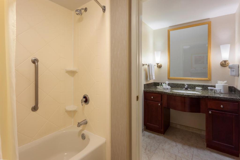 Homewood Suites by Hilton Gainesville - image 3