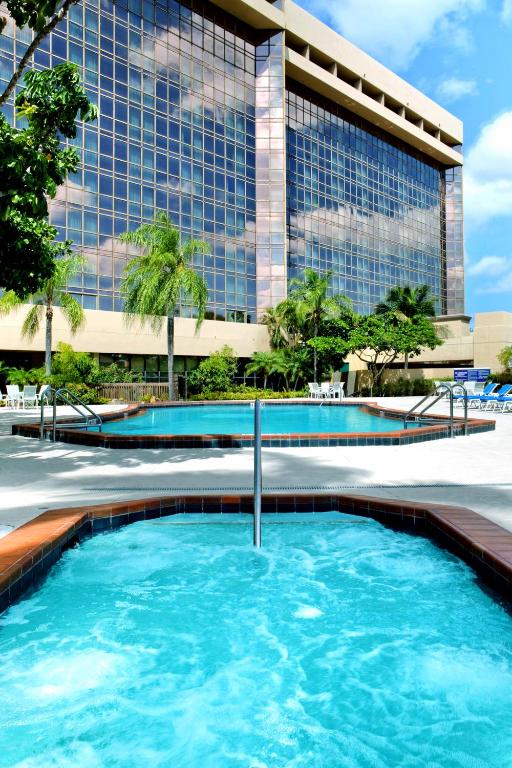 DoubleTree by Hilton Hotel Miami Airport & Convention Center - main image