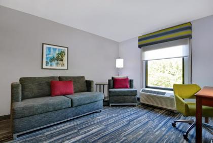 Hampton Inn by HIlton Panama City Beach - image 4