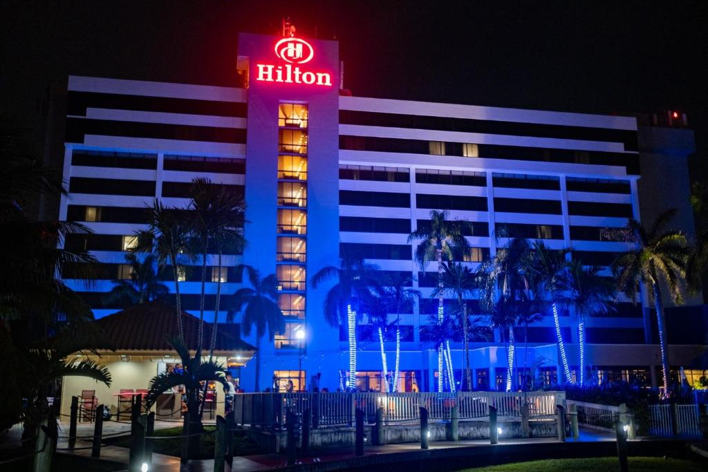 Hilton Palm Beach Airport - main image