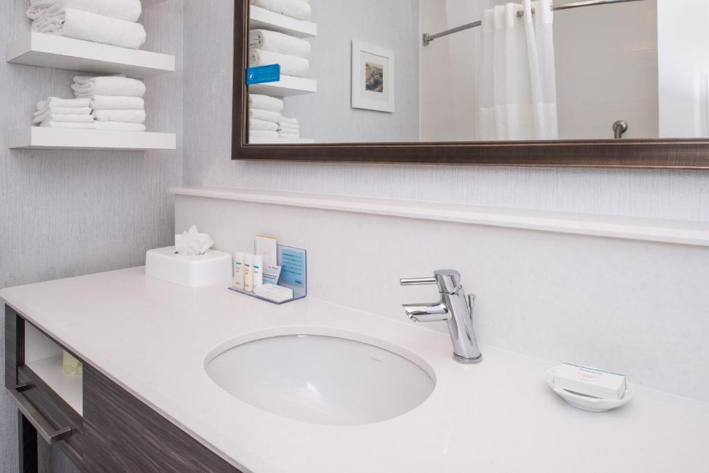 Hampton Inn Fort Lauderdale Plantation - image 4