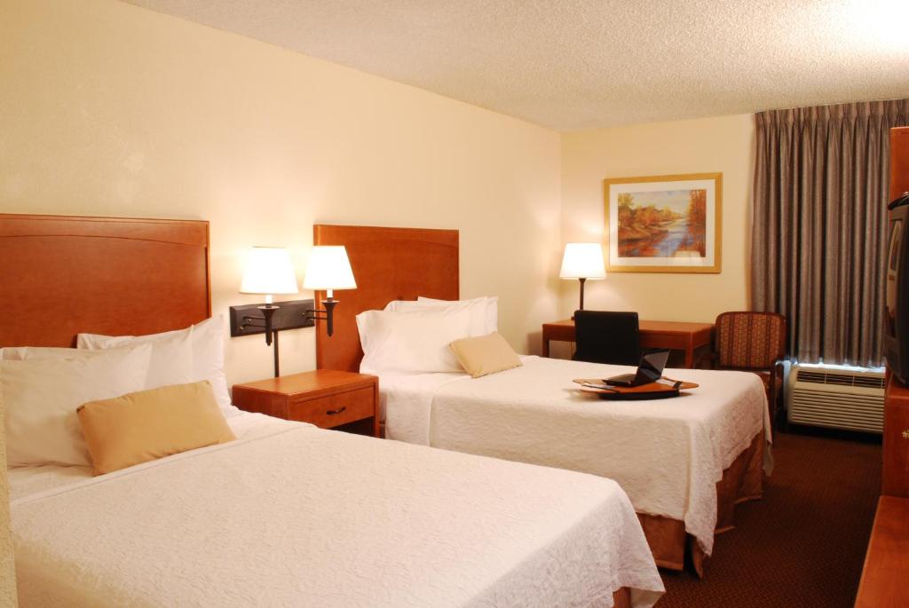 Hampton Inn Tampa International Airport/Westshore - image 2