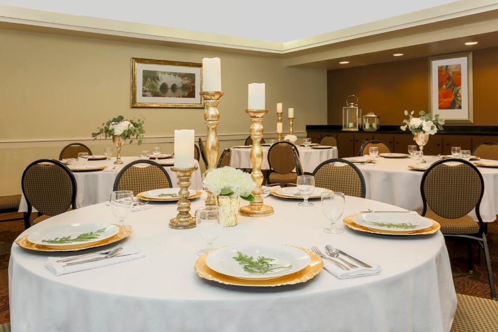 Hilton Garden Inn Tallahassee - image 2