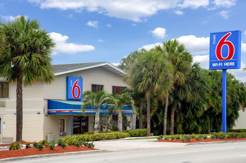 Motel 6-Fort Lauderdale FL - main image