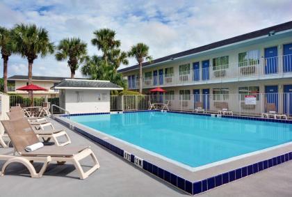 Motel 6-Kissimmee FL - Orlando - image 4