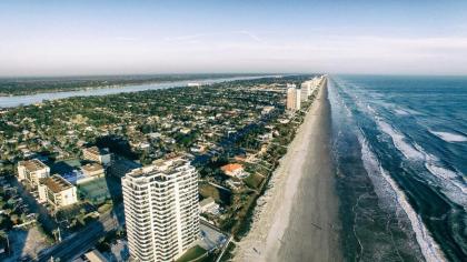 Delta Hotels by Marriott Daytona Beach Oceanfront - image 2