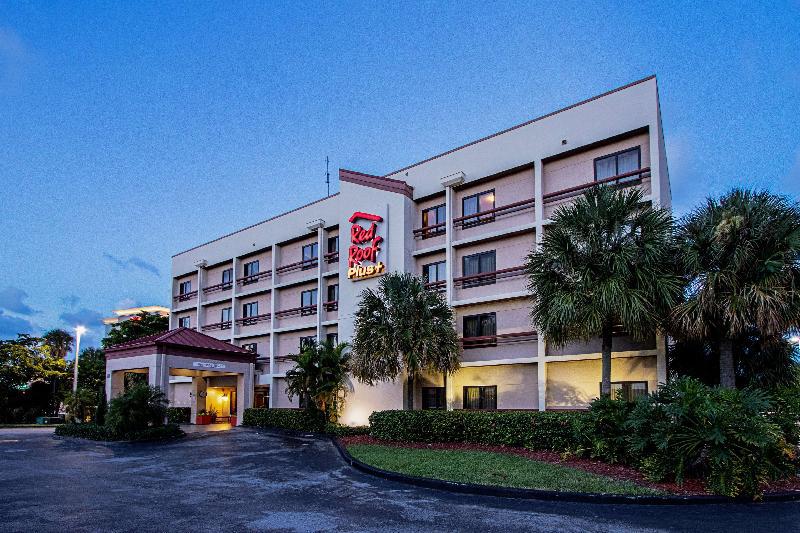 Red Roof PLUS+ Miami Airport - image 4