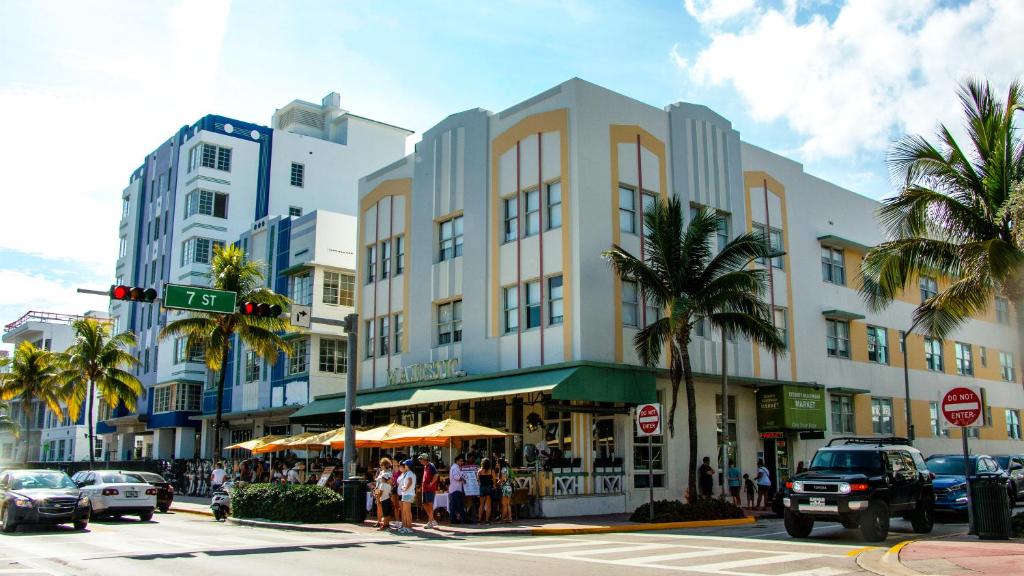 Majestic Hotel South Beach - main image