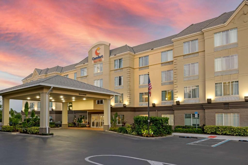 Comfort Suites Near Universal Orlando Resort - main image