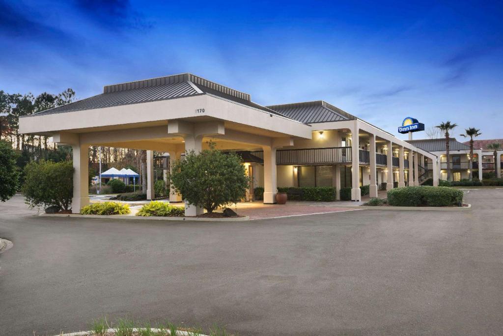 Days Inn by Wyndham Jacksonville Airport - main image