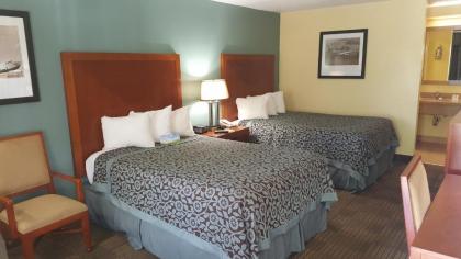 Days Inn by Wyndham Jacksonville Airport - image 2