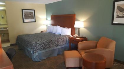 Days Inn by Wyndham Jacksonville Airport - image 3