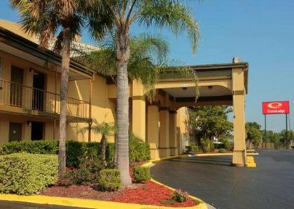 Econo Lodge - image 3