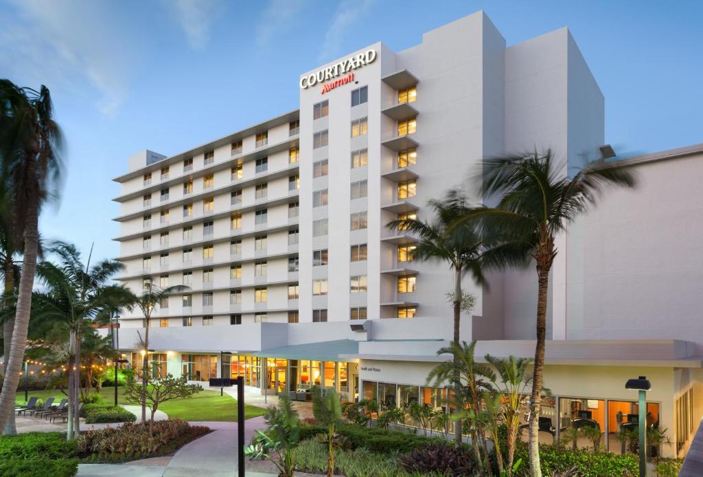 Courtyard by Marriott Miami Airport - main image
