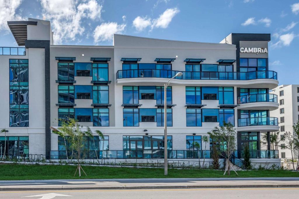 Cambria Hotel Fort Lauderdale Beach - image 4