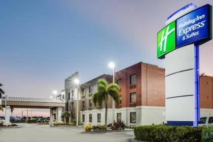 Holiday Inn Express Hotel  Suites Clewiston an IHG Hotel