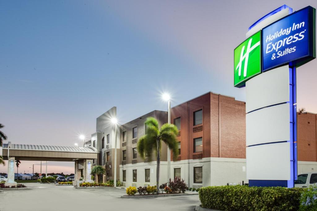 Holiday Inn Express Hotel & Suites Clewiston an IHG Hotel - main image