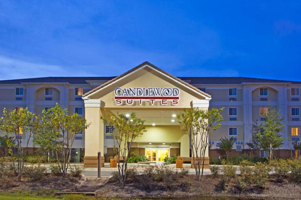 Candlewood Suites Destin-Sandestin Area an IHG Hotel - main image