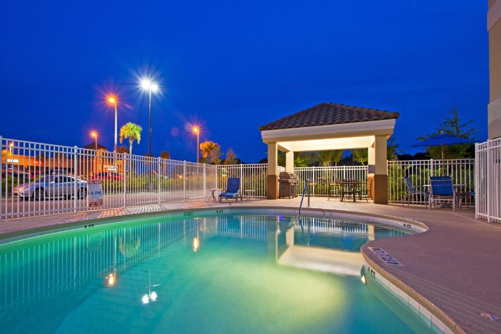 Candlewood Suites Destin-Sandestin Area an IHG Hotel - image 4