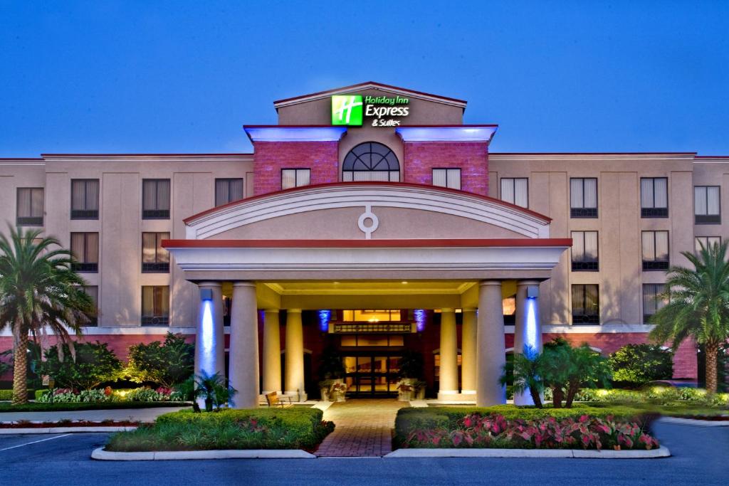 Holiday Inn Express Hotel & Suites Lake Placid an IHG Hotel - main image