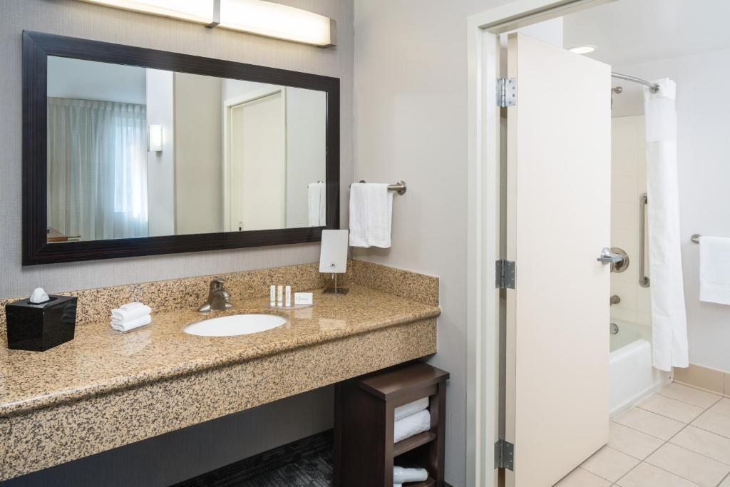 Courtyard by Marriott Miami West/FL Turnpike - image 5