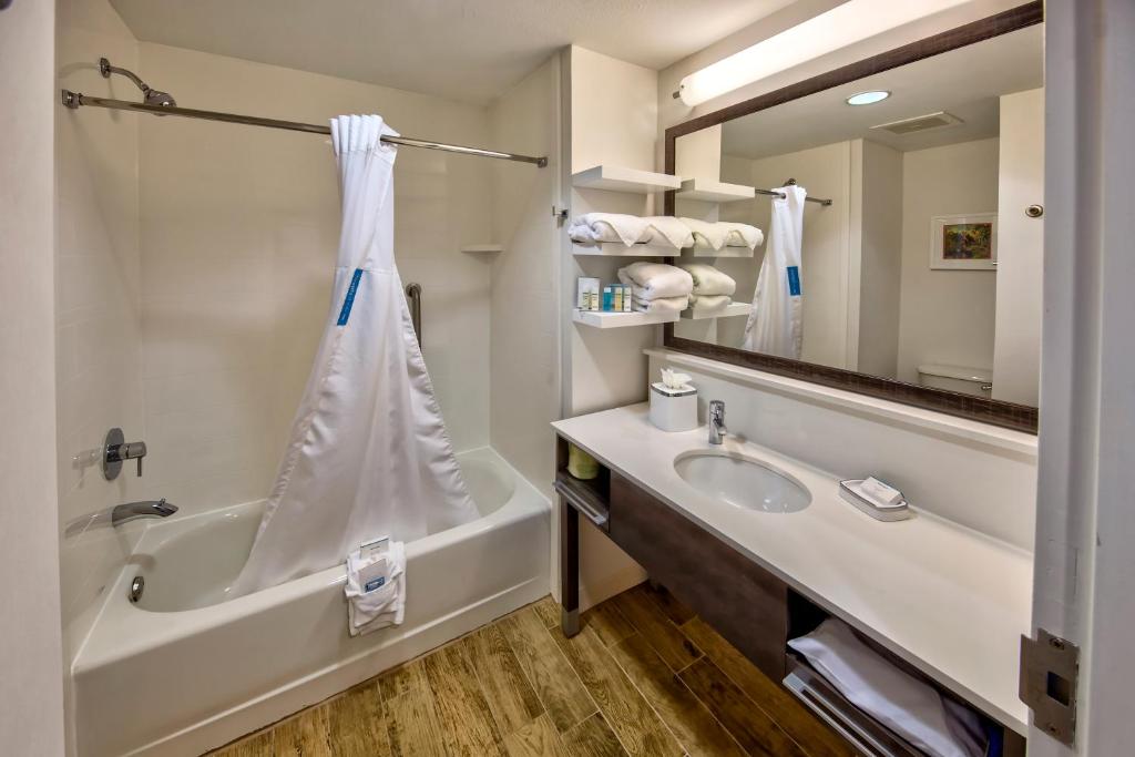 Hampton Inn Winter Haven - image 2