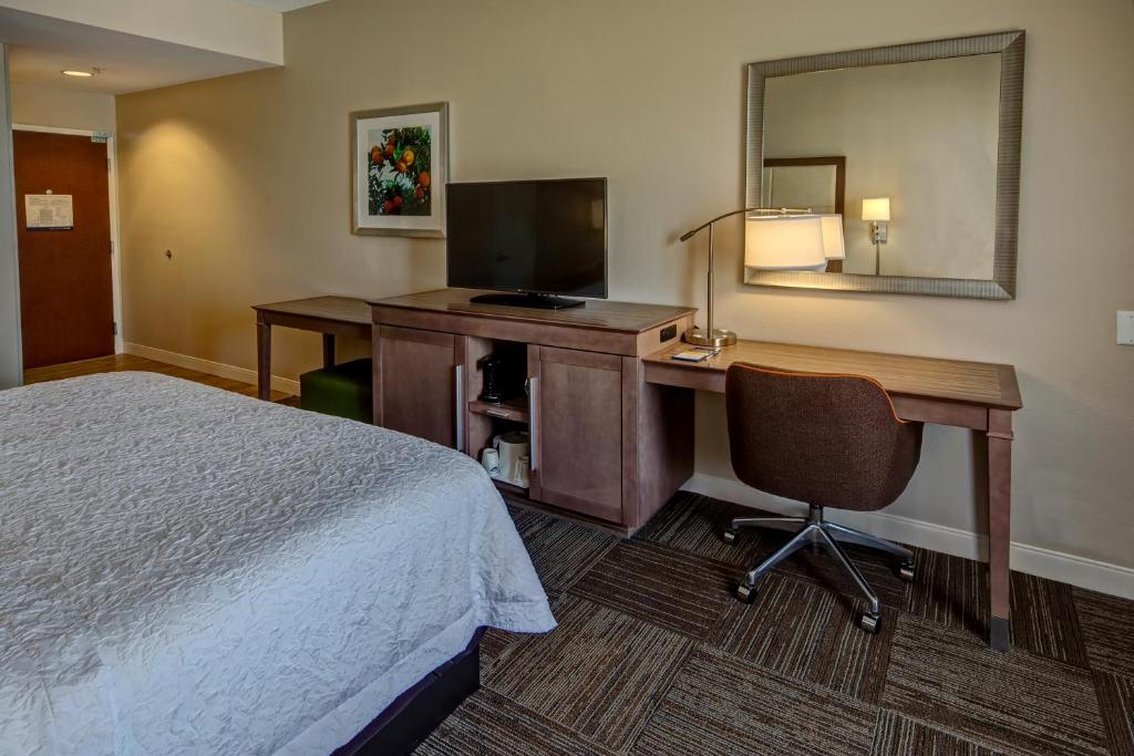 Hampton Inn Winter Haven - image 3