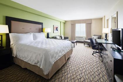 Holiday Inn & Suites Across From Universal Orlando an IHG Hotel - image 3