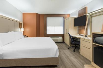 Holiday Inn Express & Suites - Nearest Universal Orlando an IHG Hotel - image 2