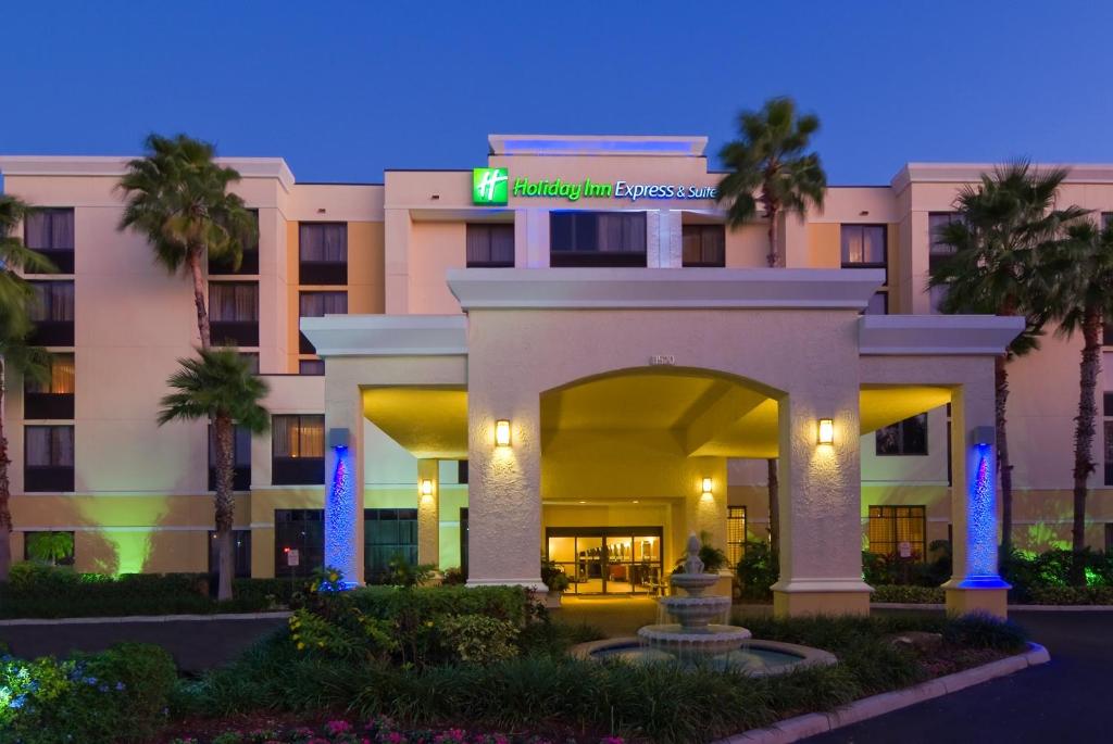 Holiday Inn Express Hotel & Suites Kendall East-Miami an IHG Hotel - main image